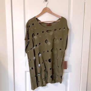 KERISMA Unique Green Asymmetrical Top MEDIUM NWT!